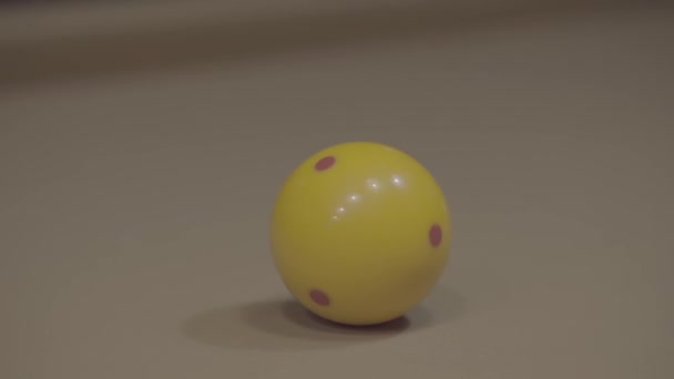 Jogador Designou Uma Bola Para Ser Disparado Taco Batendo Para — Vídeo de Stock