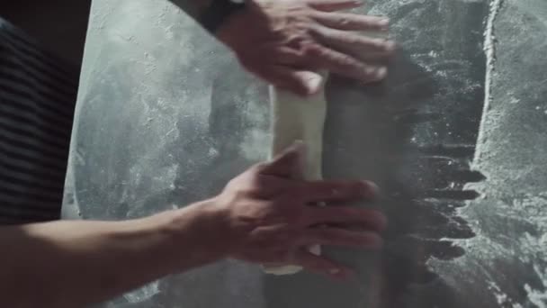 Ralenti Boulanger Masculin Préparant Pâte — Video