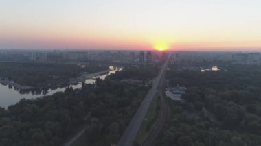 Kiev 'de güneşin doğuşunun güzel görüntüleri