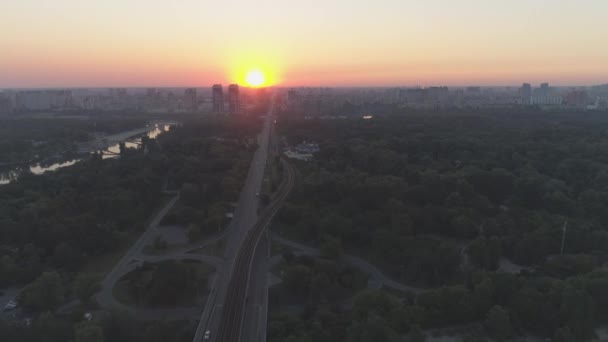 Gyönyörű Felvétel Napkeltéről Kijevben — Stock videók