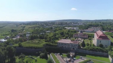 Zolochiv, Ukrayna, 07 Ağustos 2021. Rönesans tarzı bir sarayı ve Çin sarayı olan bir kale kompleksi..