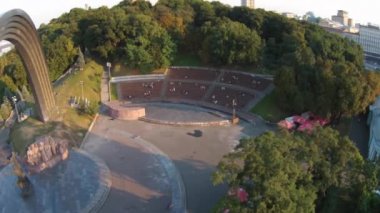 Dostluk Milletler Arch, Kiev