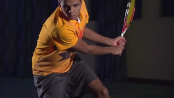 Coups de tennis : Revers (ralenti) ) — Video