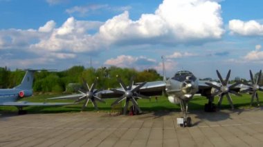 Tupolev Tu 142 Kiev Havacılık Müzesi