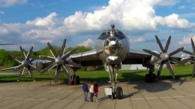 Tupolev Tu 142 Kiev Havacılık Müzesi