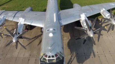 Tupolev Tu142 Kiev Havacılık Müzesi