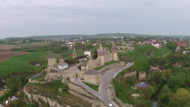 Středověká pevnost (letecký snímek) — Stock video