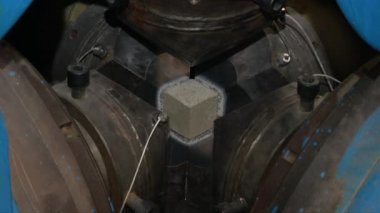 Kübik-dikiş sentetik elmas Fabrikası'nda