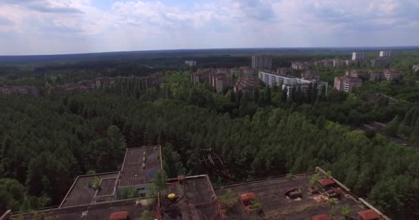 Die verlassene Stadt Pripjat in der Nähe von Tschernobyl (Luftbild, 4k) — Stockvideo