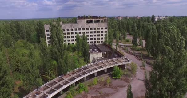 Den övergivna staden Pripyat nära Chernobyl (antenn, 4k) — Stockvideo