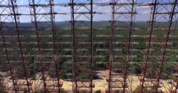 Duga, el gigante de acero cerca de Chernobyl (aéreo, 4K ) — Vídeo de stock