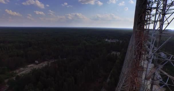 Duga, el gigante de acero cerca de Chernobyl (aéreo, 4K ) — Vídeo de stock