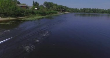 Kürek yarışı. Ağustos 2015'te trensırasında Kürekçilerin Havadan Görünümü