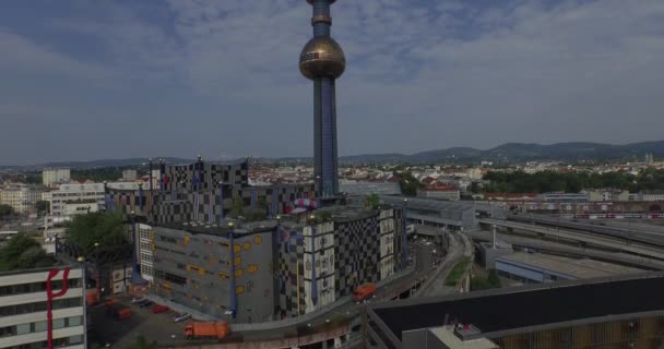 Na čtvrti Spittelau tepelné odpadů odpadních vod v Rakousku (anténa) — Stock video