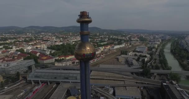 L'impianto di trattamento dei rifiuti termici di Spittelau in Austria (Aerial ) — Video Stock