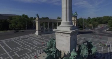 Heroes Square - Budapeşte'nin en büyük meydanı (Hava)