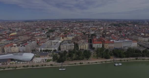 Road junction in Budapest city, aerial view — Stock Video