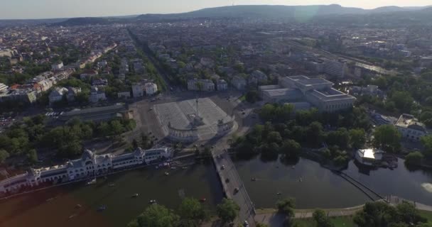 Heldenplein-het grootste plein in Boedapest (Aerial) — Stockvideo