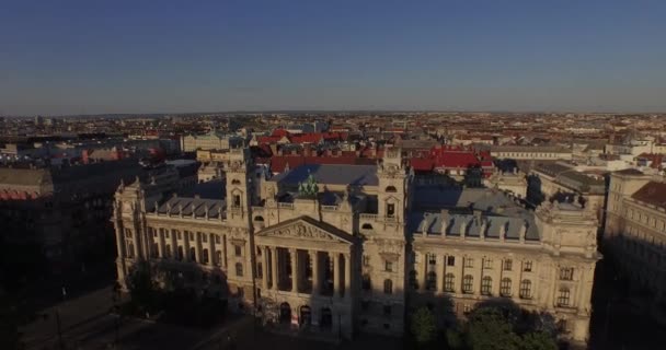 Budapešťské muzeum v etnografii, Maďarsko (letecká) — Stock video
