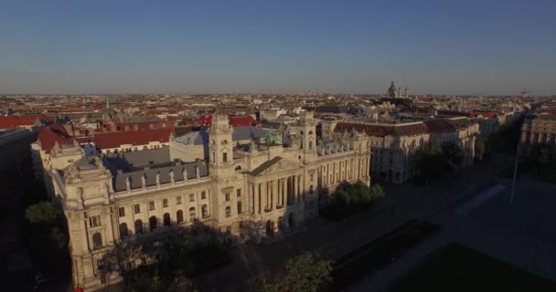 Budapešťské muzeum v etnografii, Maďarsko (letecká) — Stock video