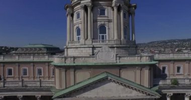 Budapeşte'deki Kraliyet Sarayı veya Buda Kalesi'nin havadan çekilmiş fotoğrafları