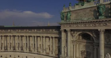 İmparatorluk Sarayı Hofburg üzerinde uçan, Viyana