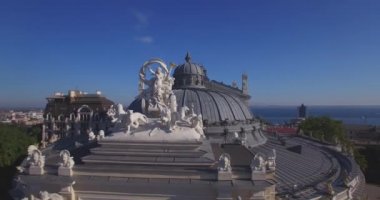 Amazing Opera House Avrupa mimarisinin gerçek inci, Hava