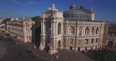 Amazing Opera House Avrupa mimarisinin gerçek inci, Hava