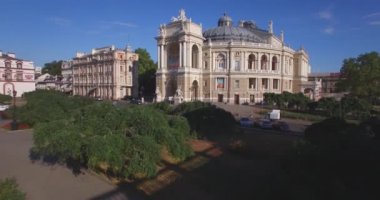 Amazing Opera House Avrupa mimarisinin gerçek inci, Hava