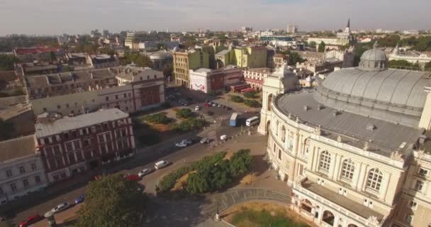 Increíble Opera House verdadera perla de la arquitectura europea, Aérea — Vídeo de stock