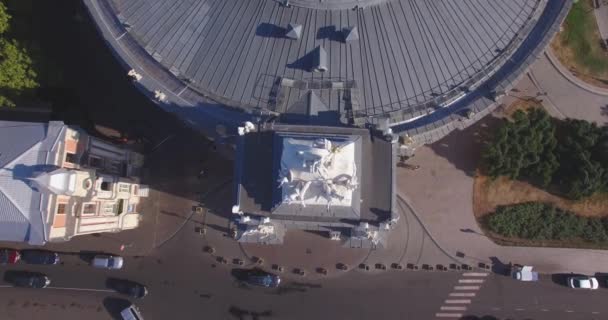 Increíble Opera House verdadera perla de la arquitectura europea, Aérea — Vídeo de stock