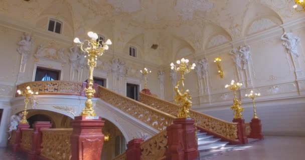 Πετώντας μέσα στο σπίτι της όπερας της Odesa στην Ουκρανία. — Αρχείο Βίντεο