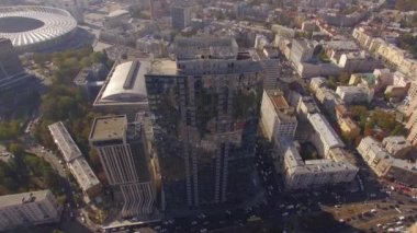 City gökdelen'ın windows yansıması