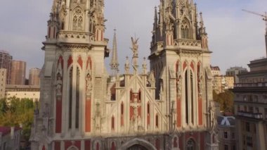 Gotik tarzda St Nicholas Roma Katolik Katedrali. Havadan çekim