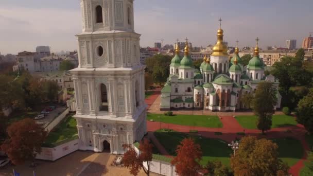 Повітряні зйомок Софійського собору - світ знаменитого історичний пам'ятник. — стокове відео