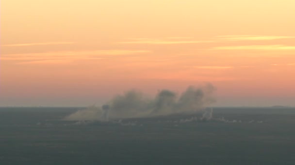 Bitwy w ogień: bombardowania artylerii ciężkiej — Wideo stockowe