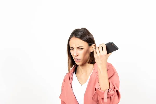 Mujer Latina Disgustada Recibiendo Malas Noticias Teléfono Móvil — Foto de Stock