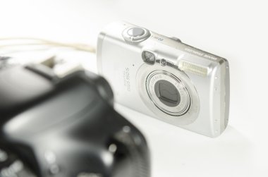 Kamera lensi beyaz arkaplanda izole edildi
