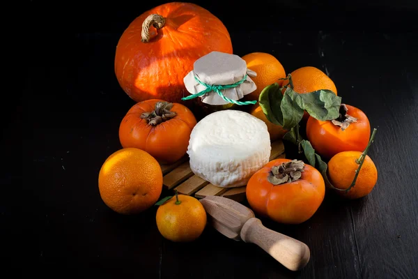 柿、みかん、オレンジ、チーズ、かぼちゃ — ストック写真