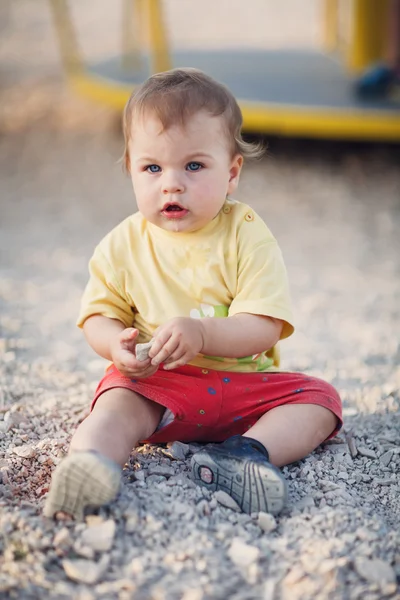 Şirin Bebek kız drooling — Stok fotoğraf
