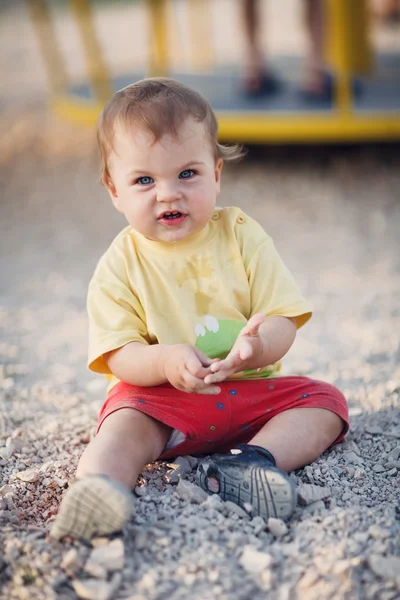 Şirin Bebek kız drooling — Stok fotoğraf