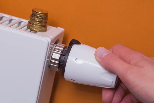 Thermostat radiateur, pièces et main - brun — Photo