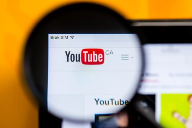 Poznan, Polonya - 15 Nisan 2015: Youtube Ca Web sitesi ana sayfa