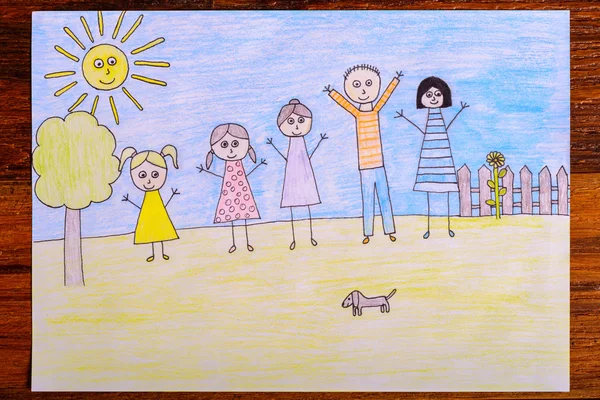 Kids drawing happy family picture — Stock Photo, Image