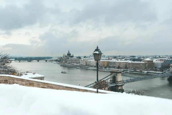 Panoramic View Budapest City Chain Bridge Frosty Snowy Winter Morning — Stock Photo, Image
