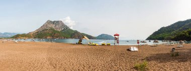 Lycian Patikası 'nın deniz koyları. Türkiye 'de Ege Denizi sahilleri. Akdeniz 'in mavi suyu.