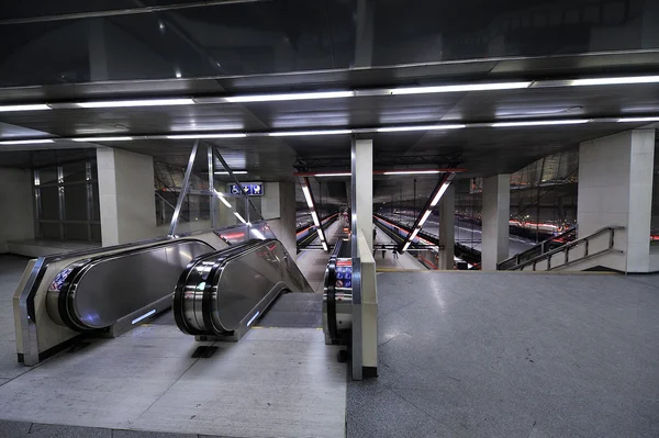 Rolltreppe in U-Bahn-Station — Stockfoto