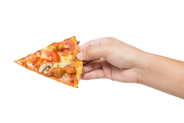 白で隔離おいしい風味豊かなピザを持っている手 — ストック写真