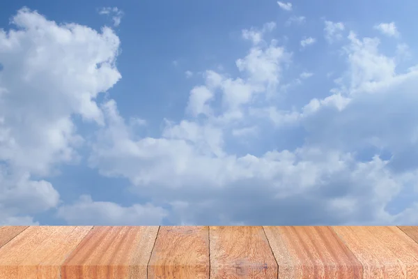 Empty perspective wooden plank floor with sky — Stock Photo, Image