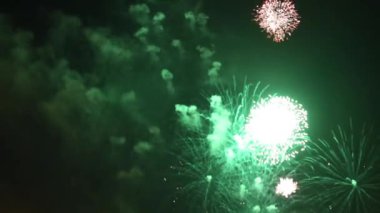 Tatil gece Hd 1080p renkli havai fişek